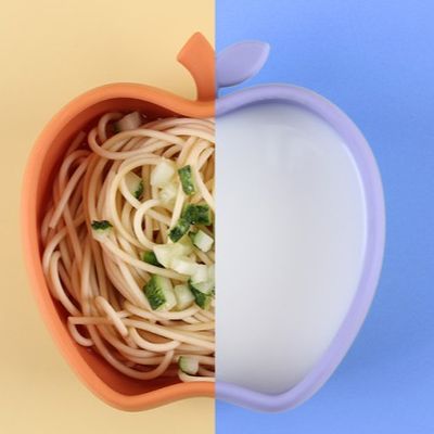 Tavola da tavola in silicone a forma di mela in forma di tazza da succhia per bambini