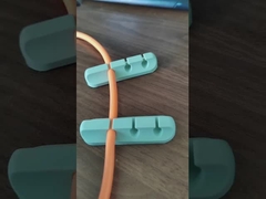 Fabrica di personalizzazione di silicone 3 poros cord organizzatore clip di cavo